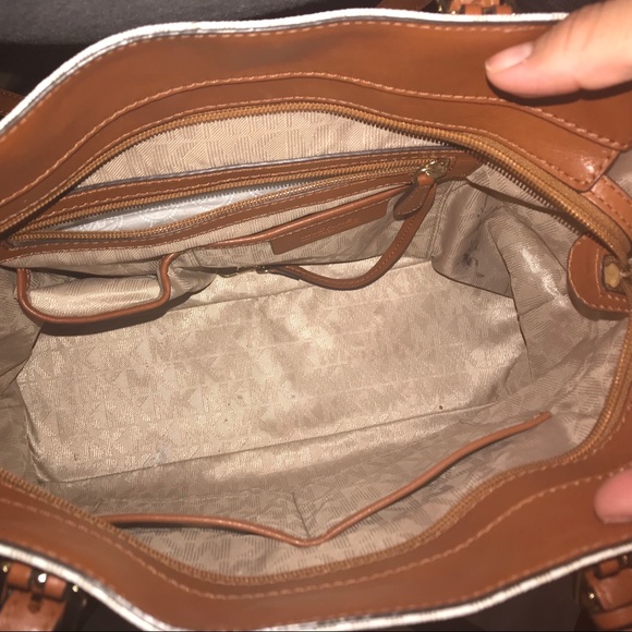 Michael Kors Purse - Picture 6 of 7